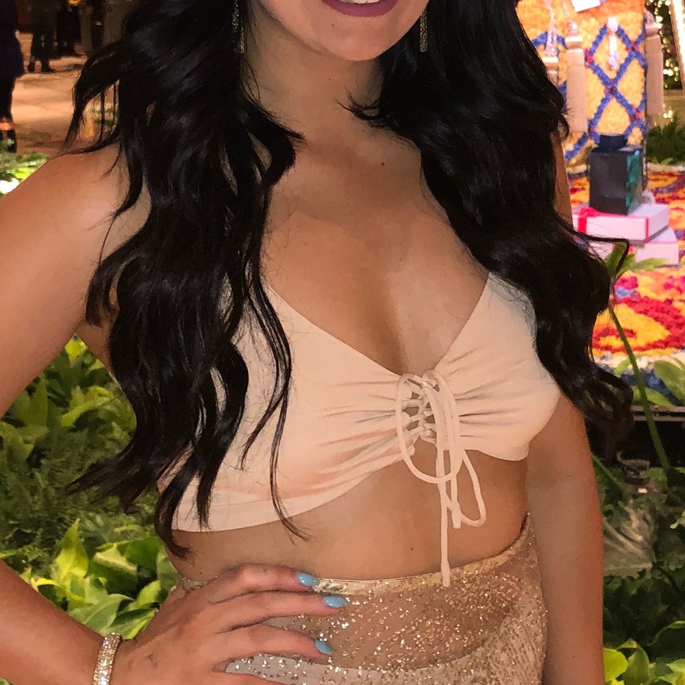 Nude crop